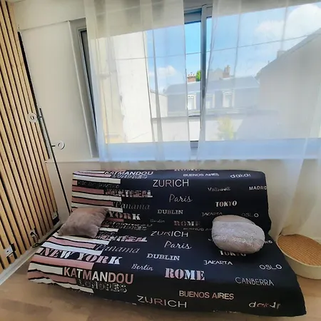 Courtepee - 4 Prs Avec Balcon En Centre * 第戎