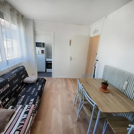 Courtepee - 4 Prs Avec Balcon En Centre * 第戎