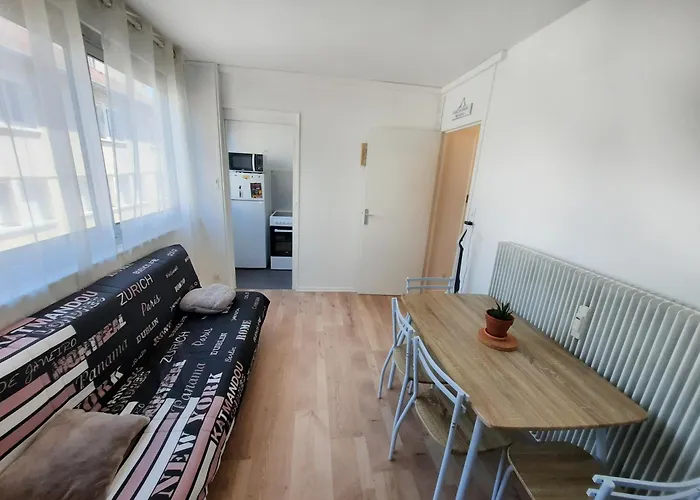 Courtepee - 4 Prs Avec Balcon En Centre * 第戎